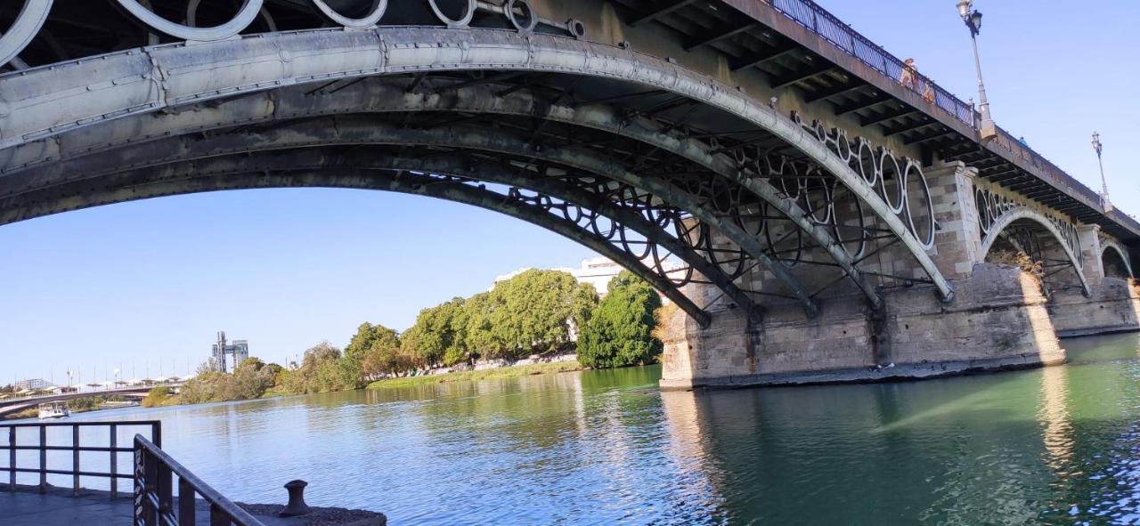 Apartamento Con Vistas Al Rio Guadalquivir En Triana, Sevilla Eksteriør billede